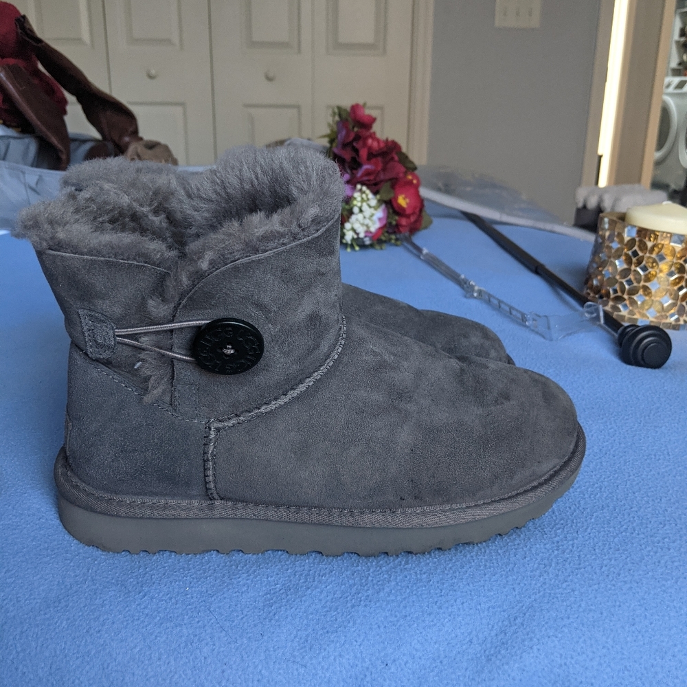 Ugg boots - Picture 3 of 5